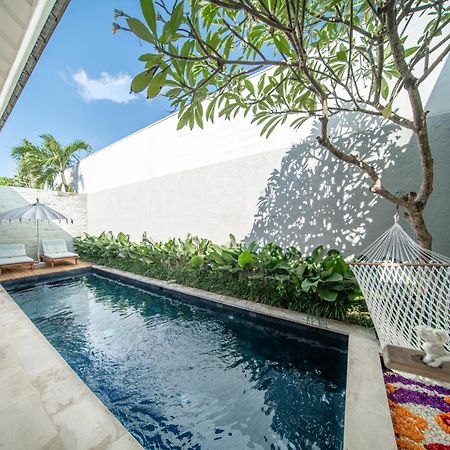 Astera Villa Seminyak By Ini Vie Hospitality Ngoại thất bức ảnh