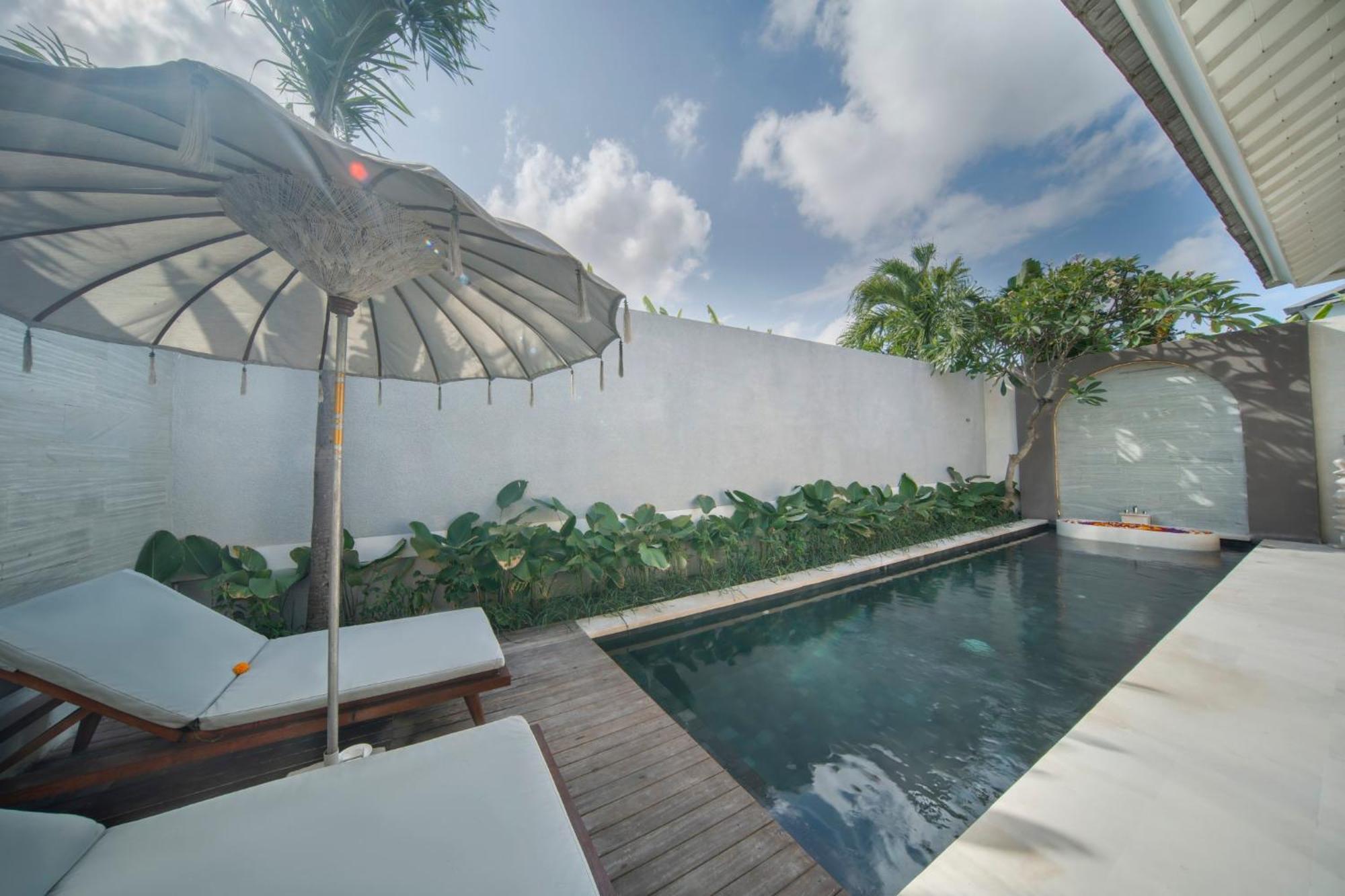 Astera Villa Seminyak By Ini Vie Hospitality Ngoại thất bức ảnh