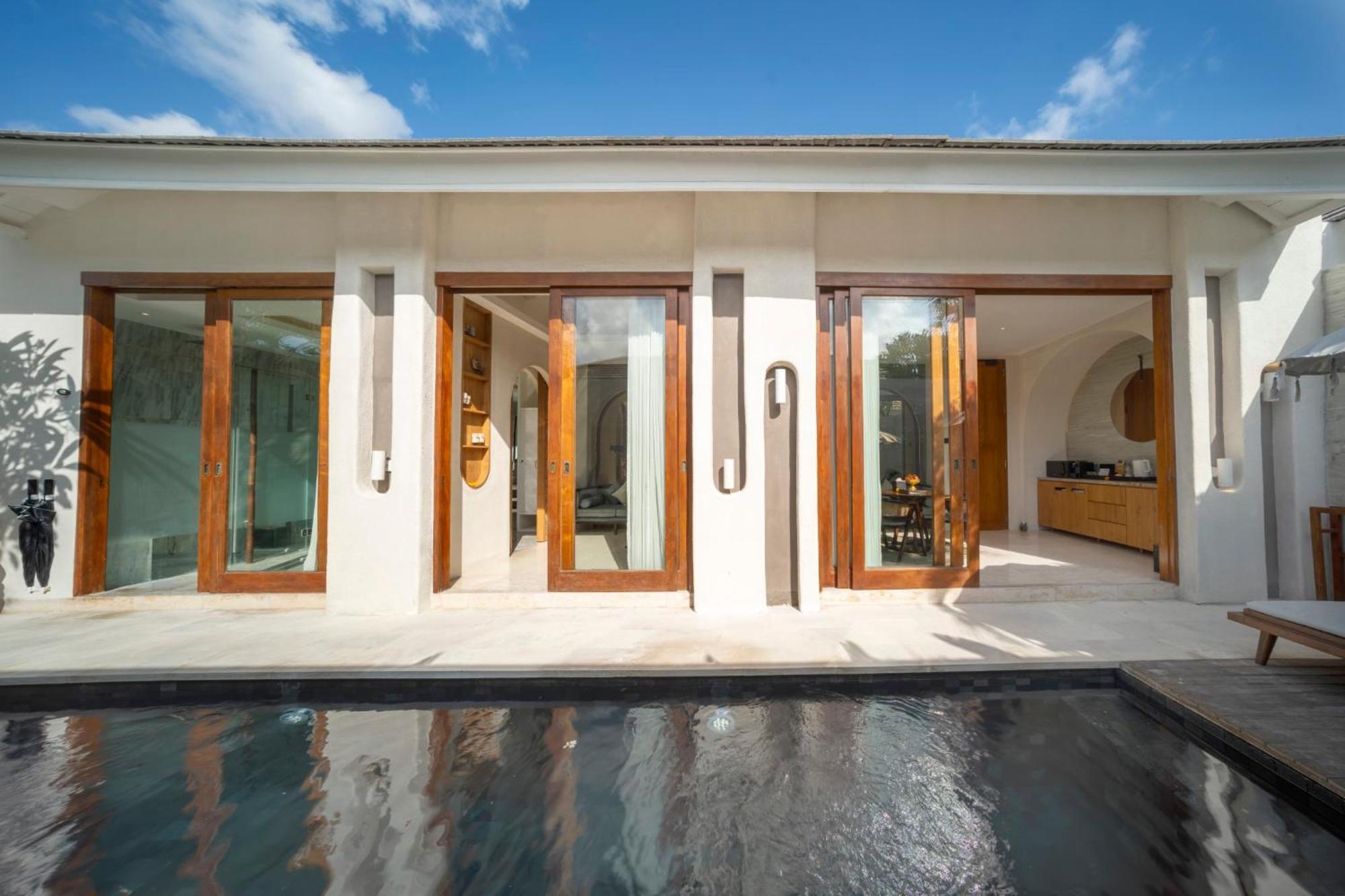 Astera Villa Seminyak By Ini Vie Hospitality Ngoại thất bức ảnh